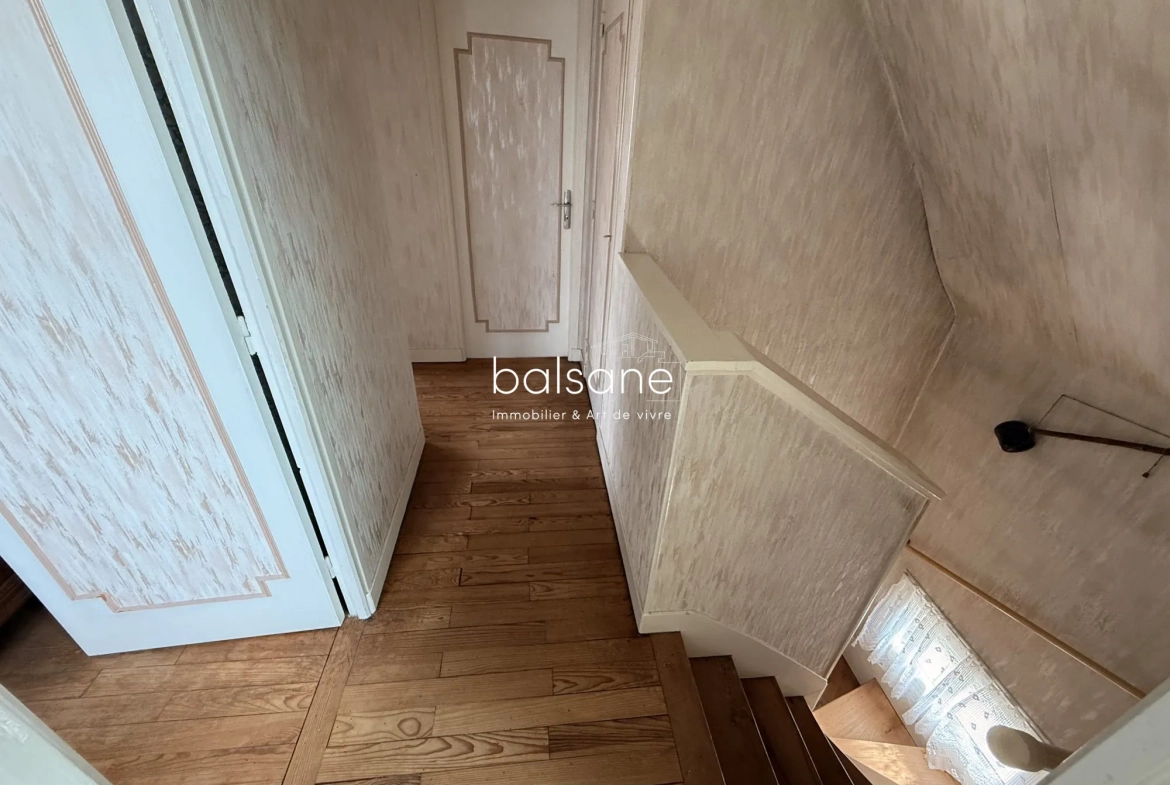 Maison familiale à vendre à Saint-Étienne-du-Rouvray - Calme, espace et potentiel 