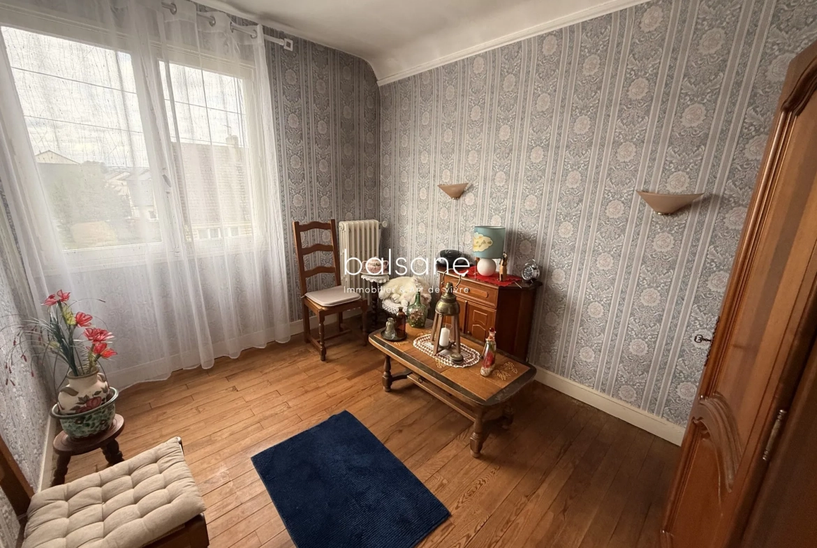 Maison familiale à vendre à Saint-Étienne-du-Rouvray - Calme, espace et potentiel 