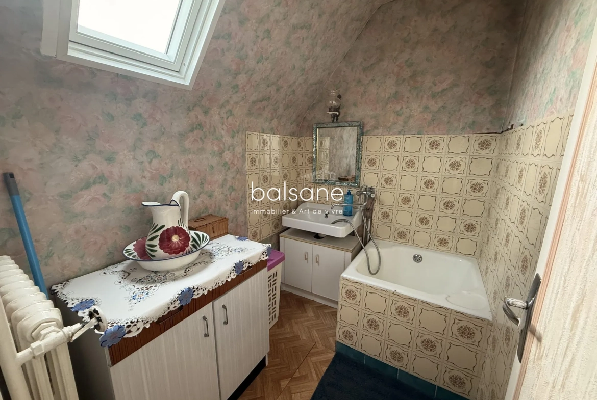Maison familiale à vendre à Saint-Étienne-du-Rouvray - Calme, espace et potentiel 