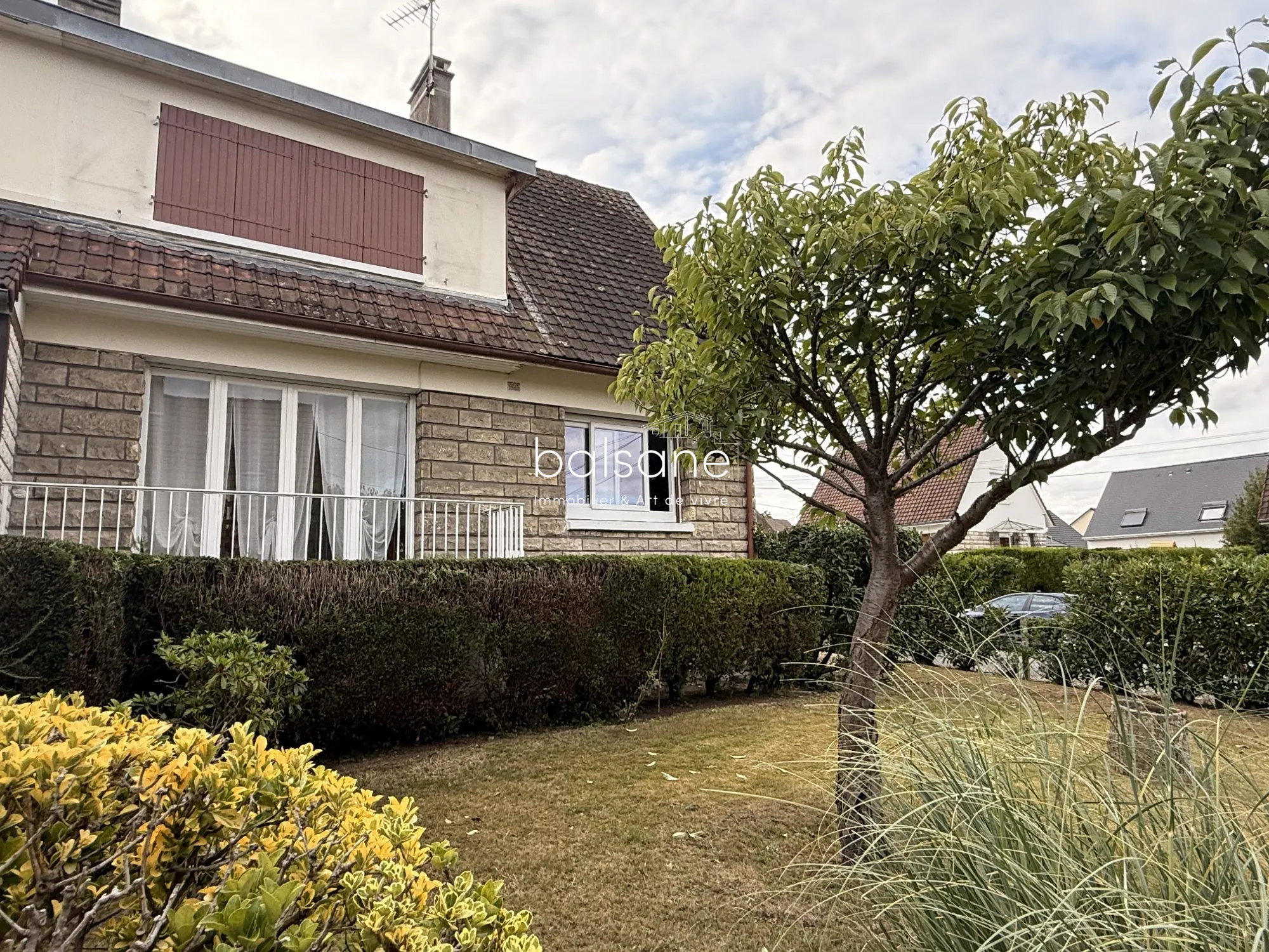 Maison familiale à vendre à Saint-Étienne-du-Rouvray - Calme, espace et potentiel 