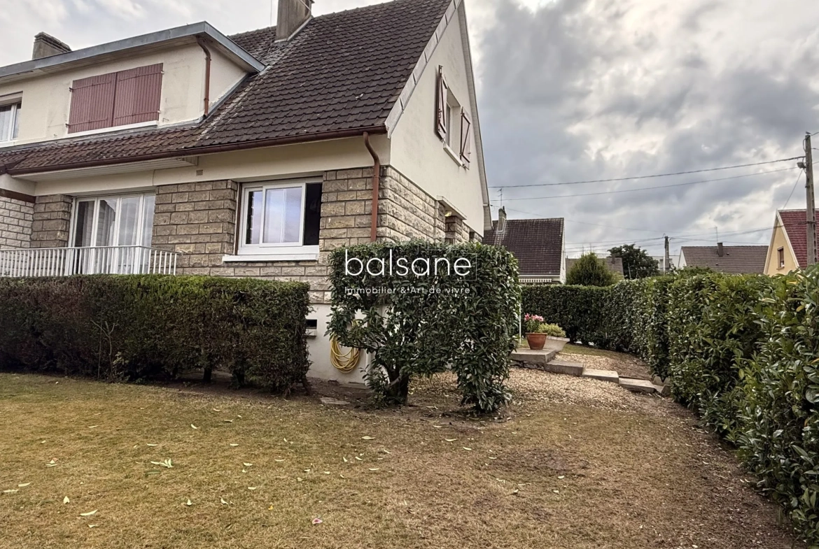 Maison familiale à vendre à Saint-Étienne-du-Rouvray - Calme, espace et potentiel 