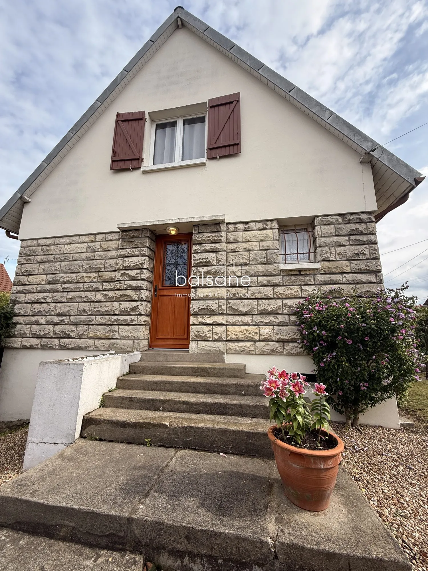 Maison familiale à vendre à Saint-Étienne-du-Rouvray - Calme, espace et potentiel 