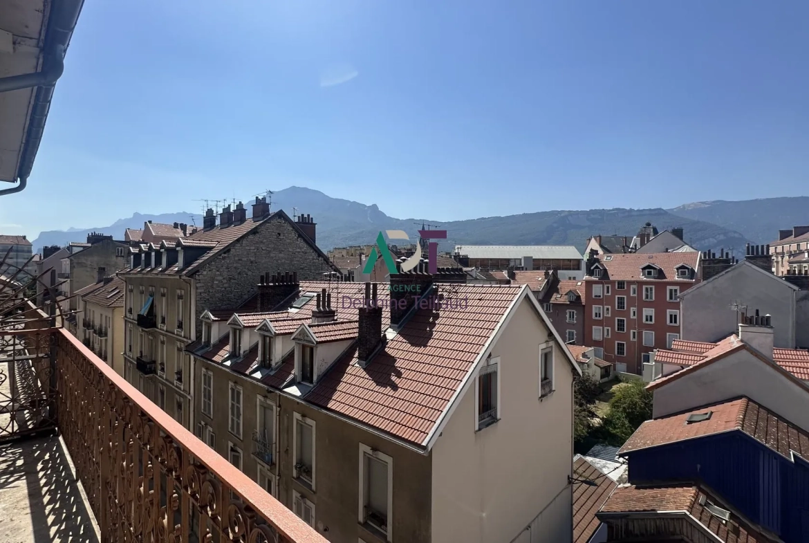 Appartement de 37m² à Grenoble avec balcon, vue ouest, vendu meublé 