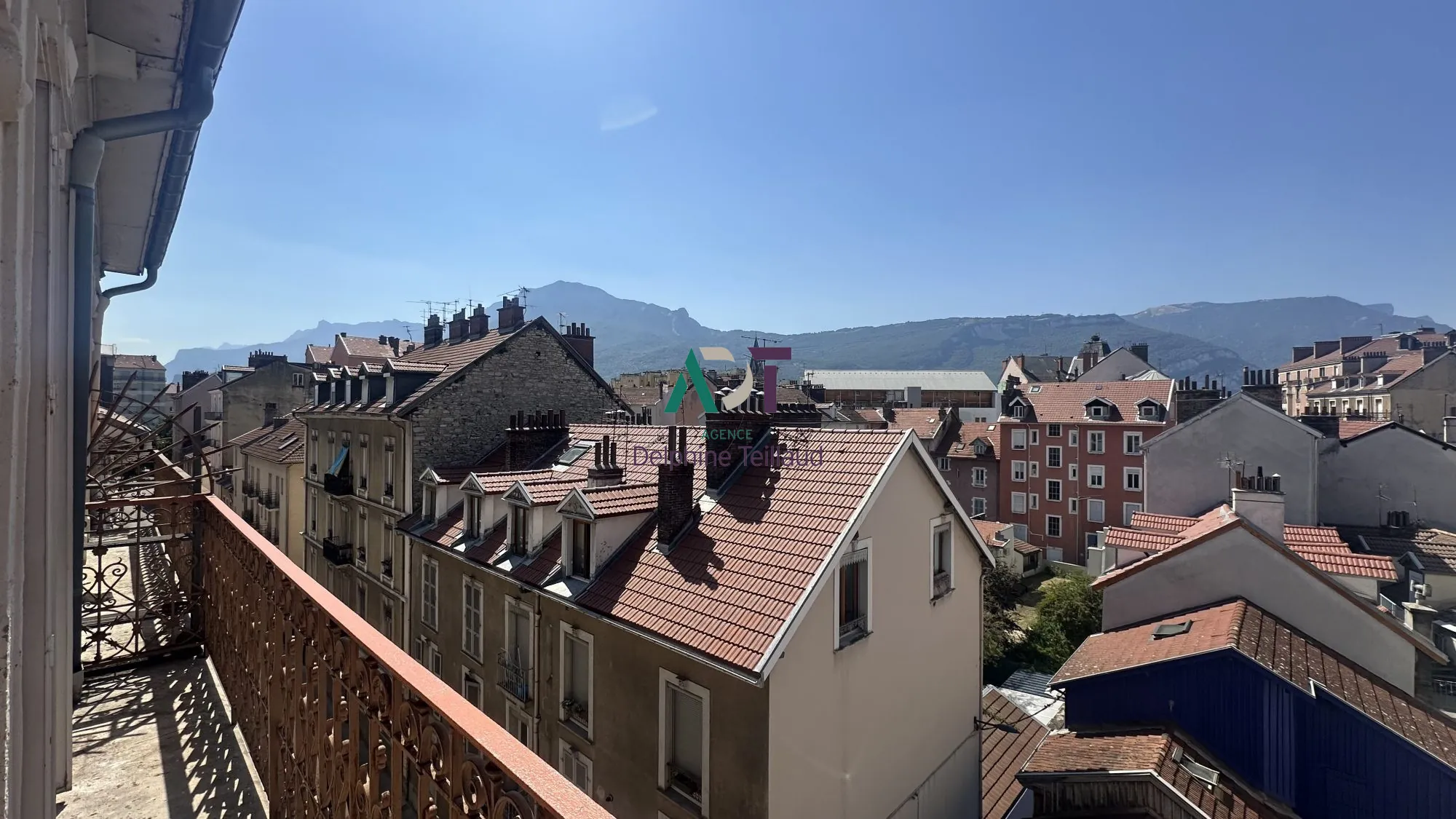 Appartement de 37m² à Grenoble avec balcon, vue ouest, vendu meublé 
