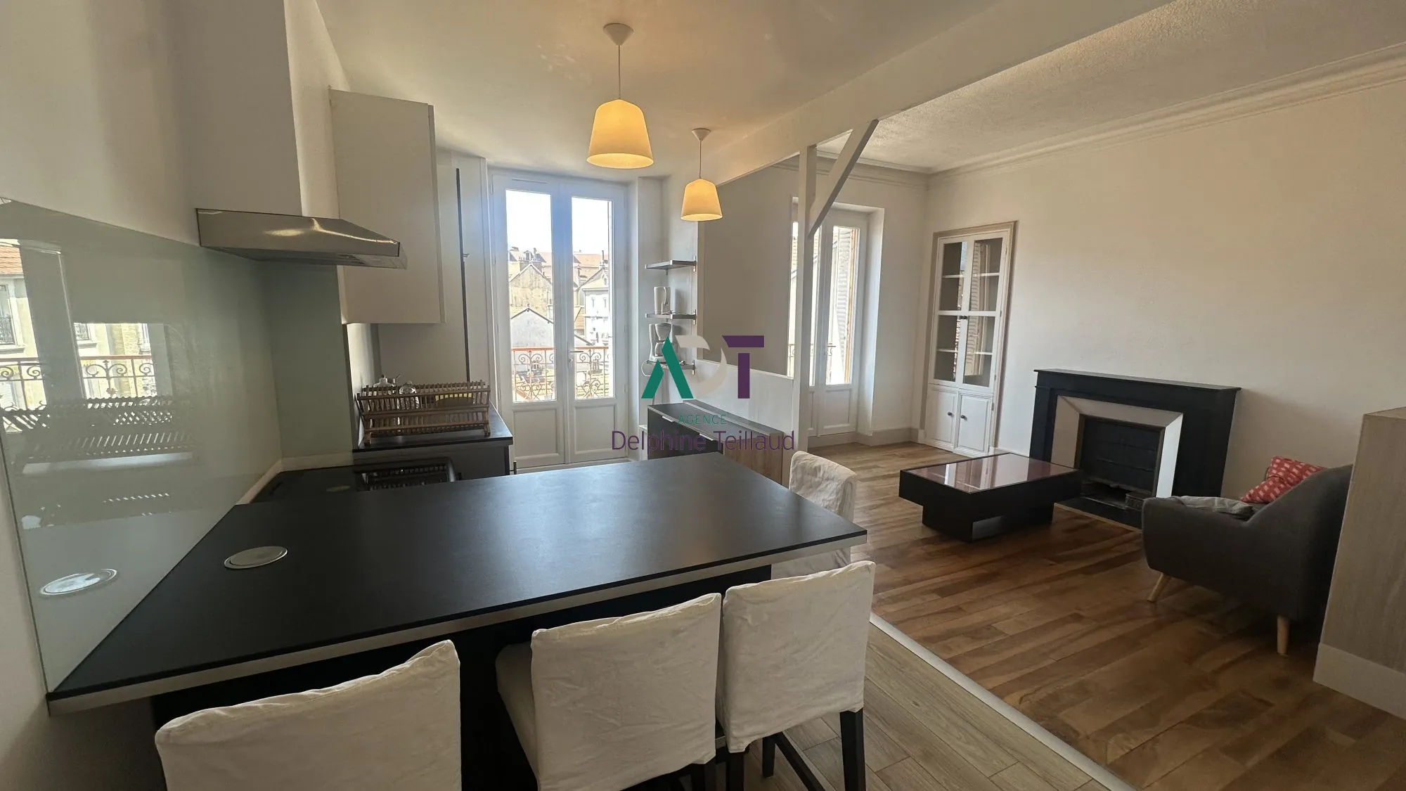 Appartement de 37m² à Grenoble avec balcon, vue ouest, vendu meublé 