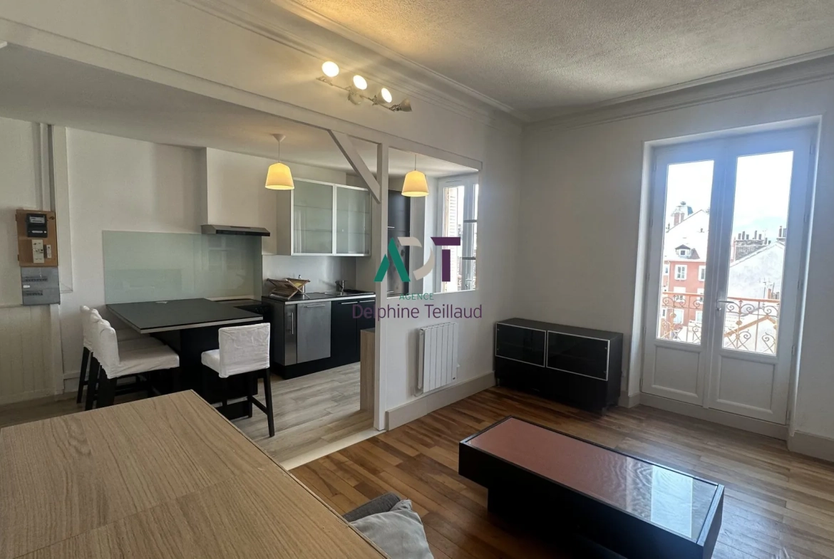 Appartement de 37m² à Grenoble avec balcon, vue ouest, vendu meublé 