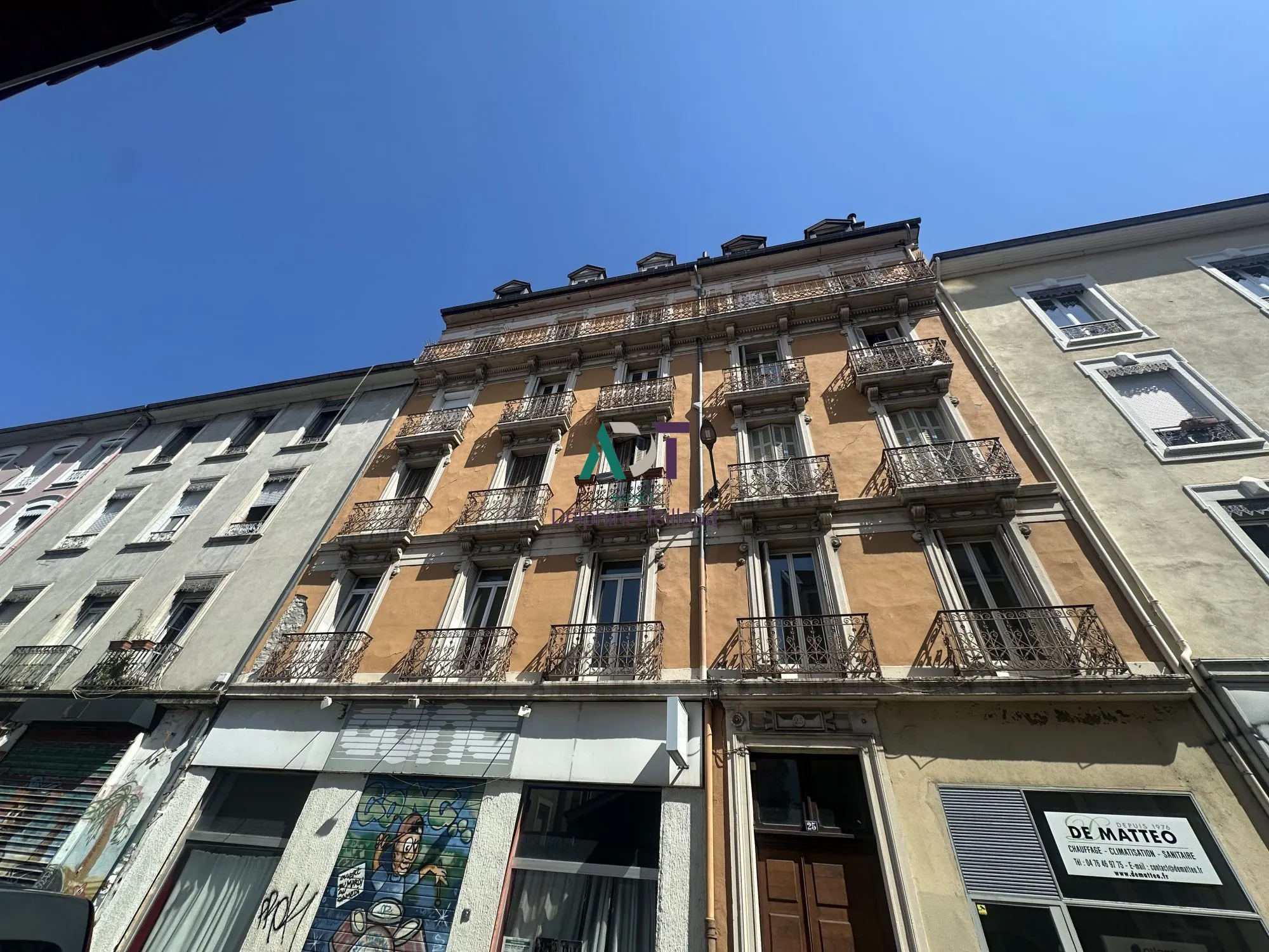 Appartement de 37m² à Grenoble avec balcon, vue ouest, vendu meublé 