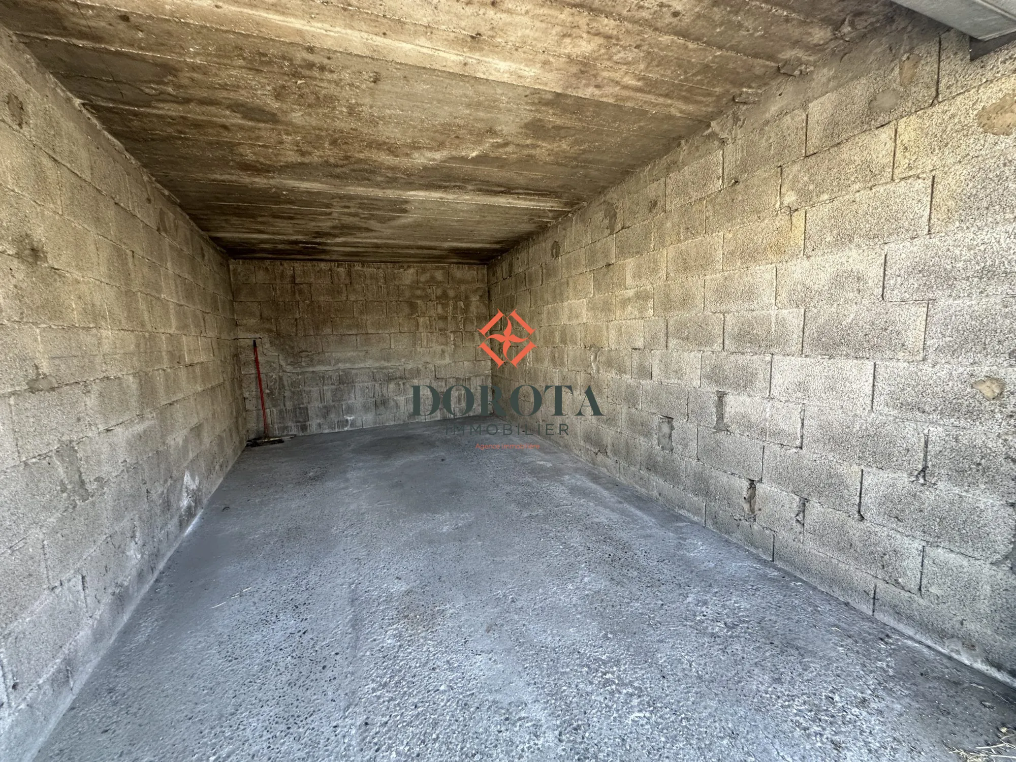 Garage à vendre de 14 m² à Villard-Bonnot - Parking sécurisé 