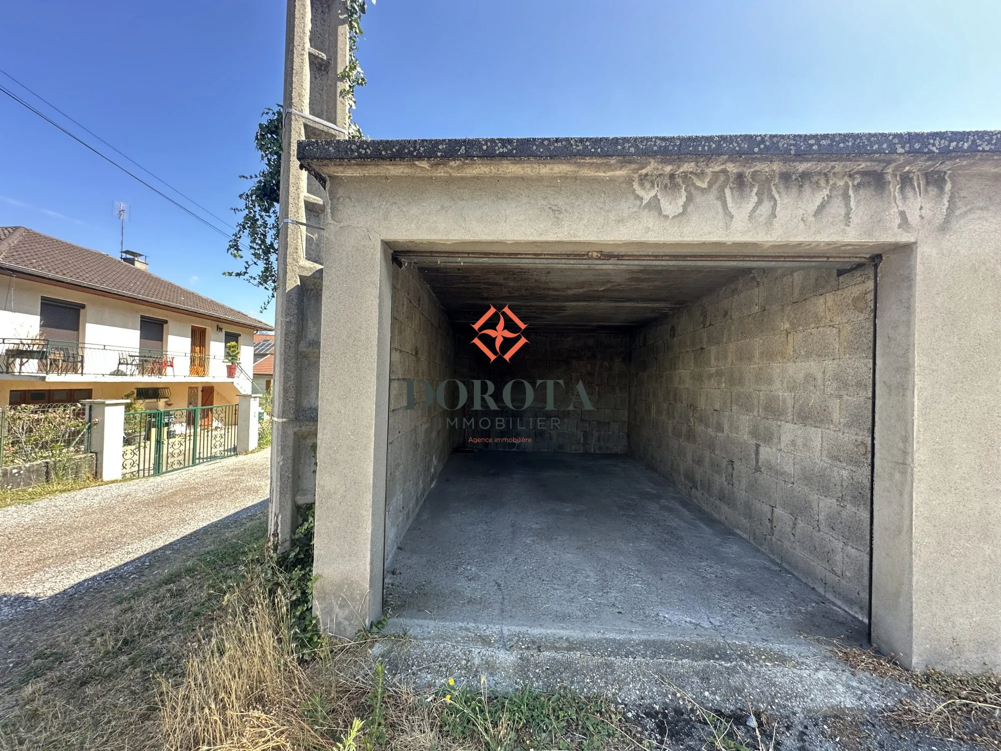 Garage à vendre de 14 m² à Villard-Bonnot - Parking sécurisé 
