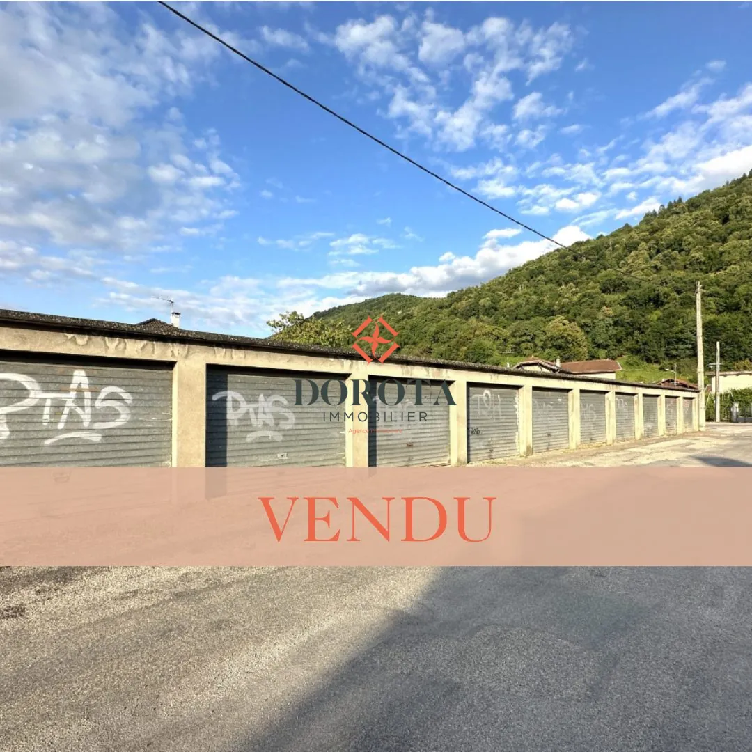 Garage à vendre de 14 m² à Villard-Bonnot - Parking sécurisé 