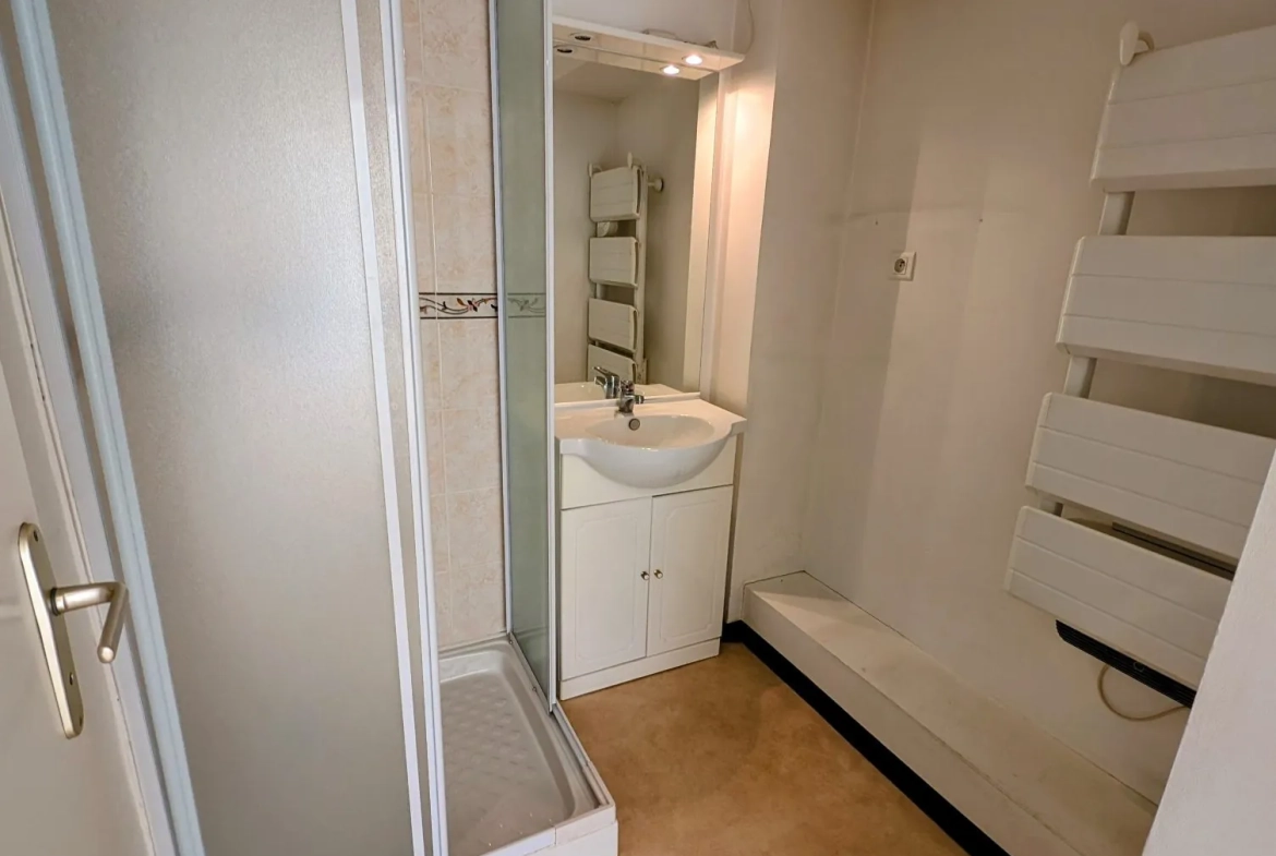 Appartement T3 lumineux de 59 m² avec garage et cave à Fougères 
