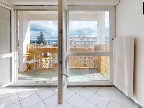 Spacieux appartement T3 rénové avec balcon à Montbéliard en vente