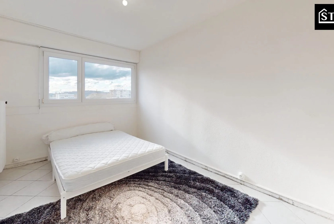 Spacieux appartement T3 rénové avec balcon à Montbéliard en vente 