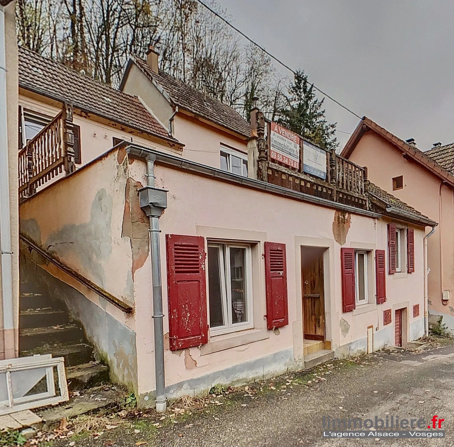 Ensemble immobilier avec deux maisons à Lièpvre dans un quartier calme 