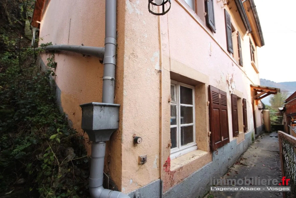 Ensemble immobilier avec deux maisons à Lièpvre dans un quartier calme 