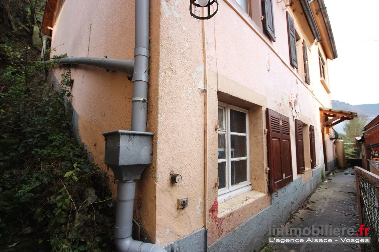 Ensemble immobilier avec deux maisons à Lièpvre dans un quartier calme 