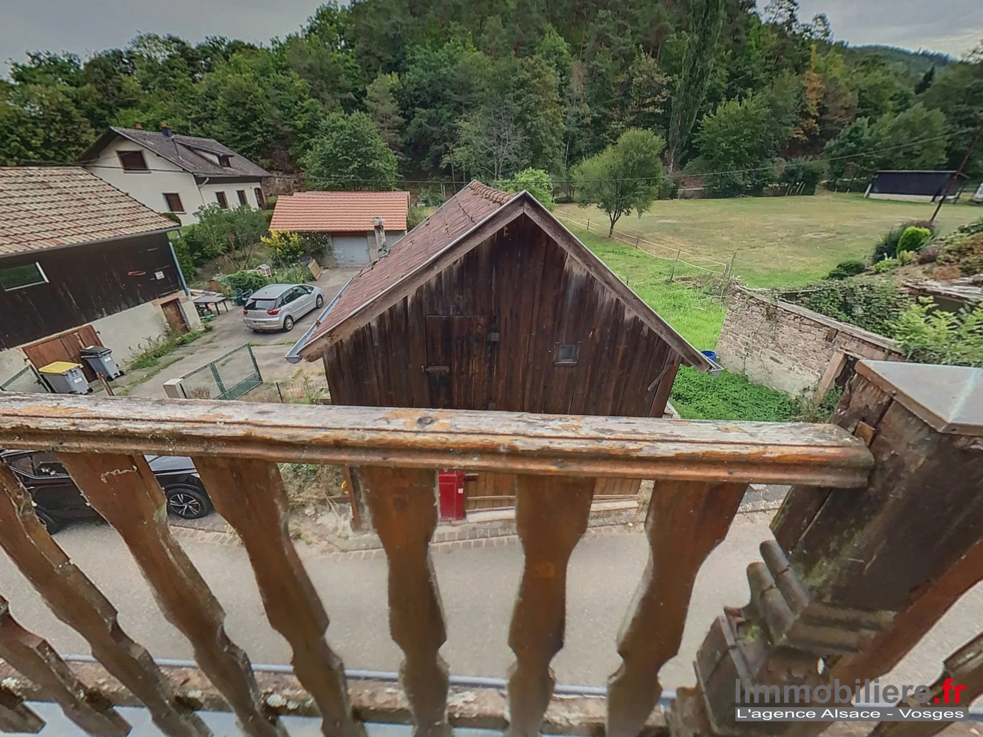Ensemble immobilier avec deux maisons à Lièpvre dans un quartier calme 