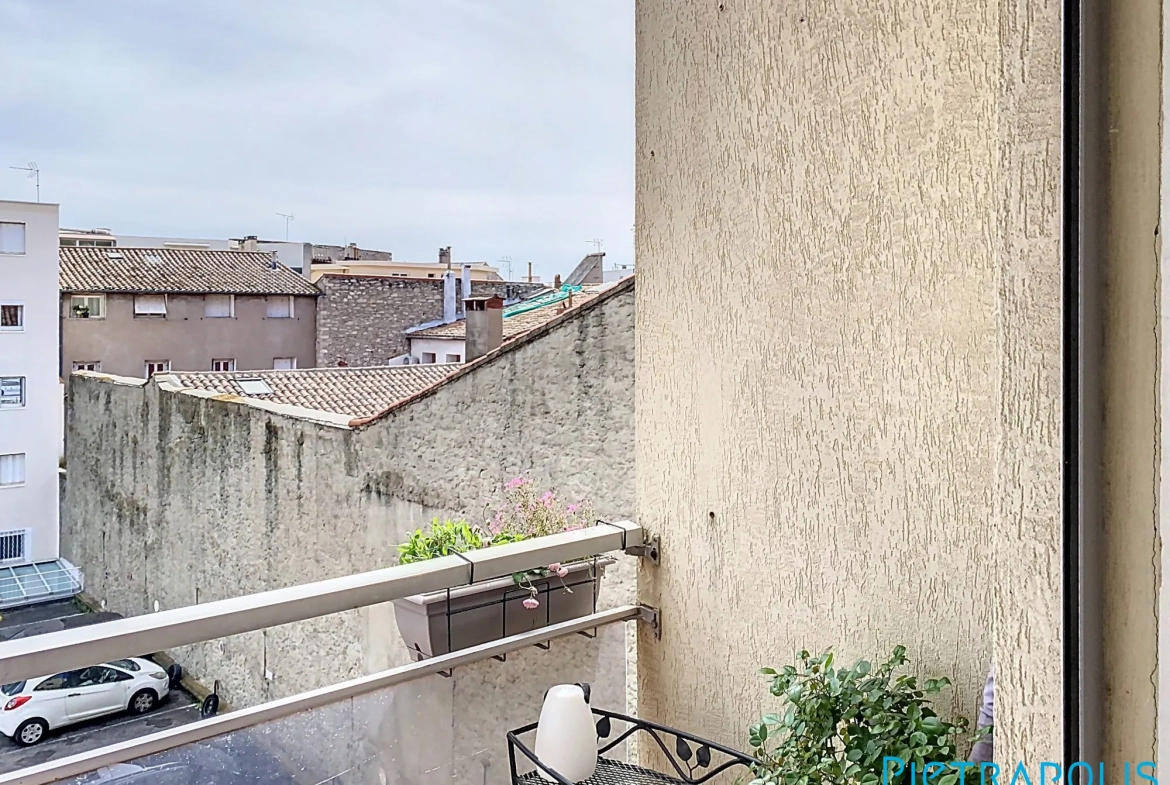 Studio meublé avec terrasse et parking à Sète - Emplacement idéal 