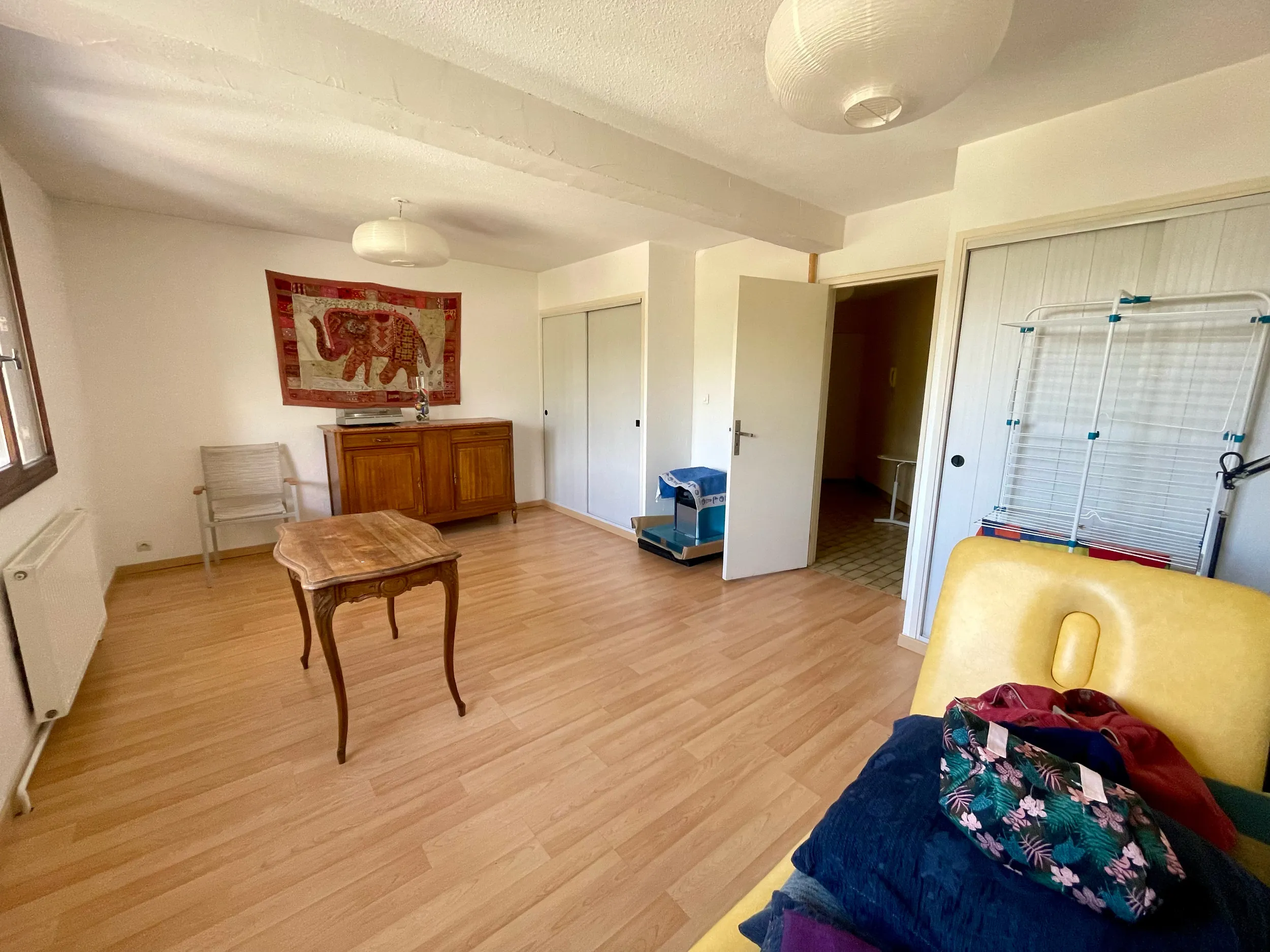 Appartement T4 à Échirolles avec balcon, cave et parking - Secteur Frange Verte / Village 