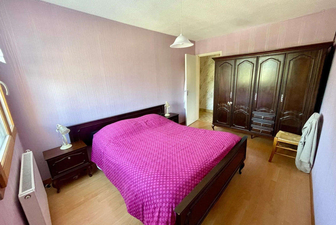 Appartement T4 à Échirolles avec balcon, cave et parking - Secteur Frange Verte / Village 