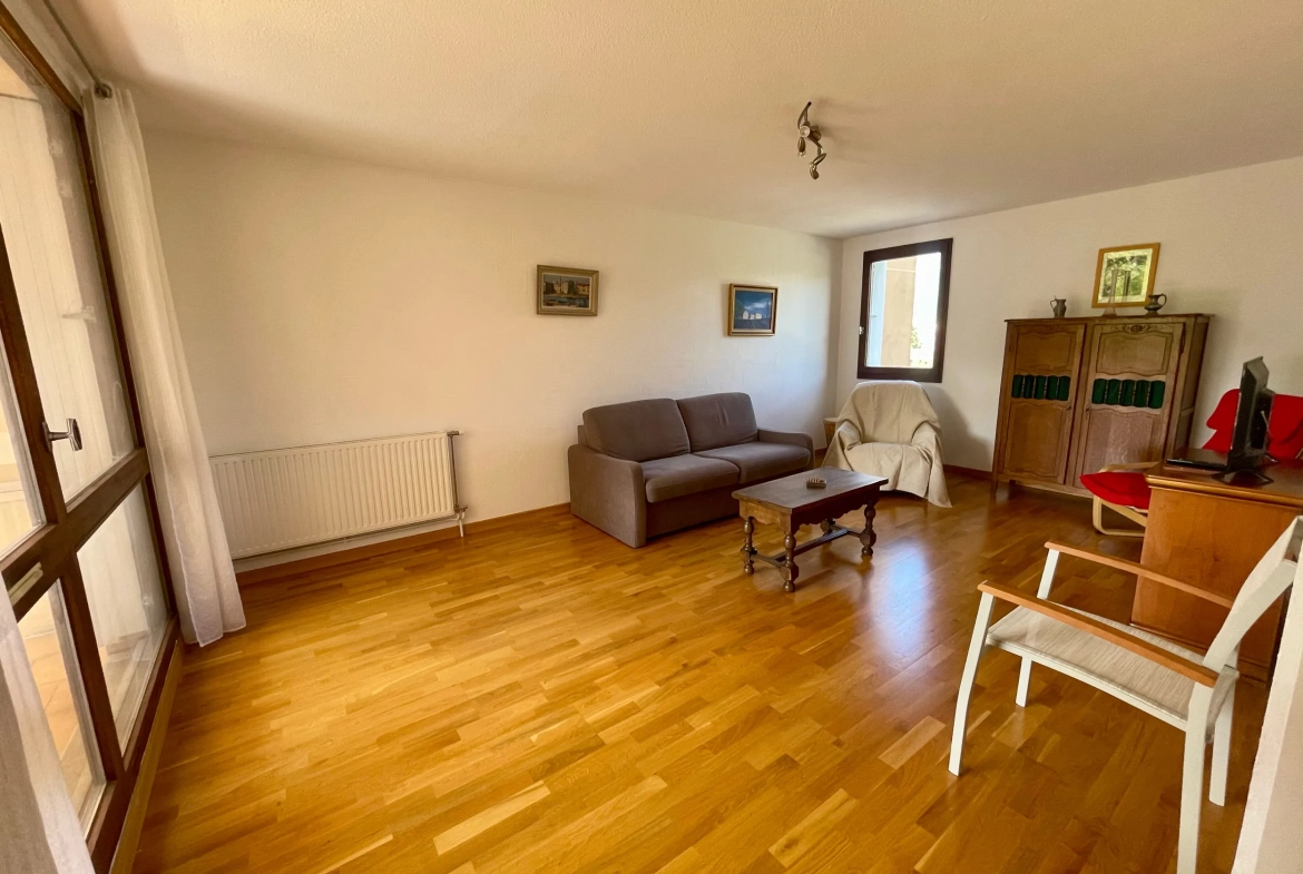 Appartement T4 à Échirolles avec balcon, cave et parking - Secteur Frange Verte / Village 