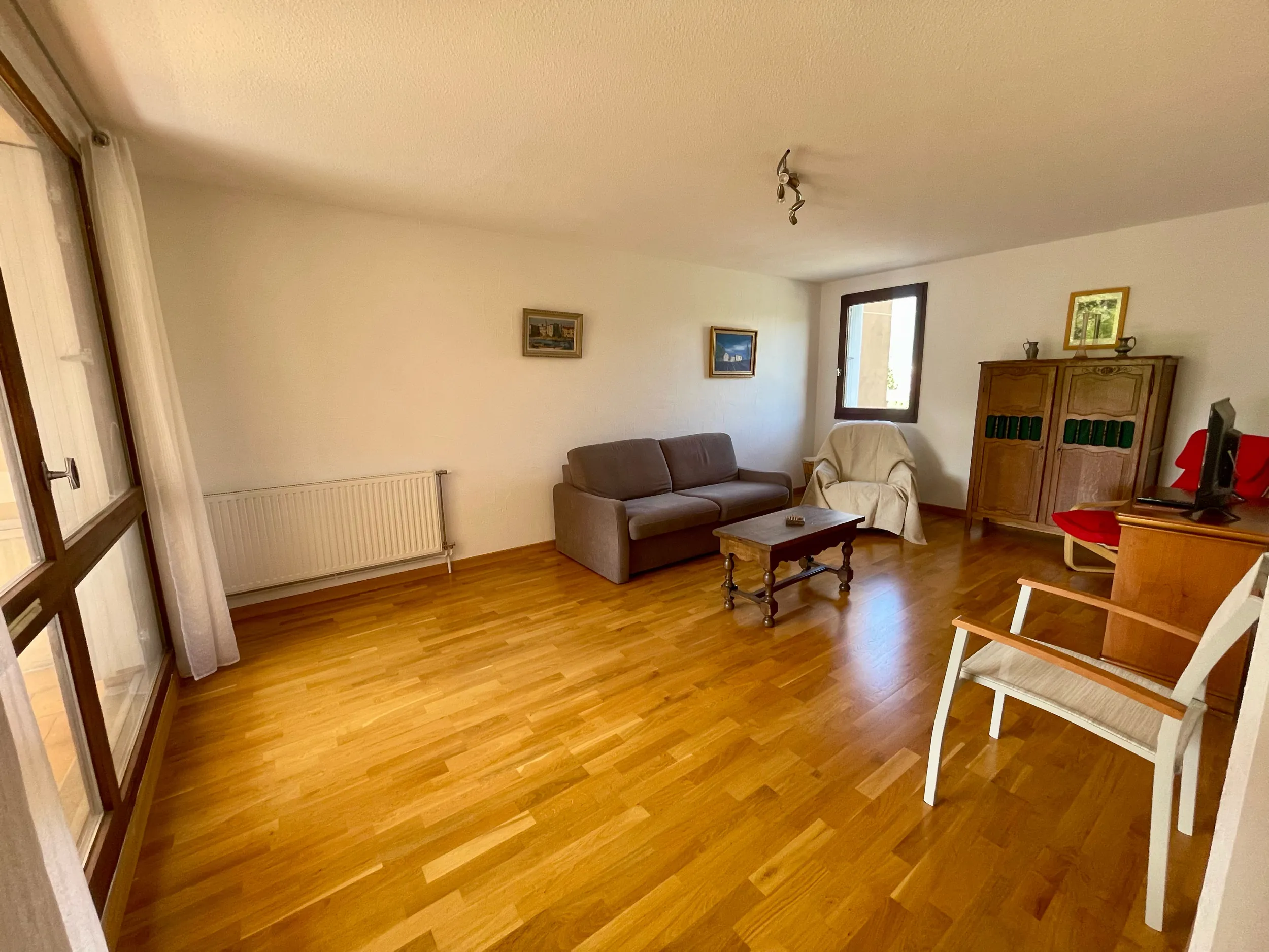 Appartement T4 à Échirolles avec balcon, cave et parking - Secteur Frange Verte / Village 