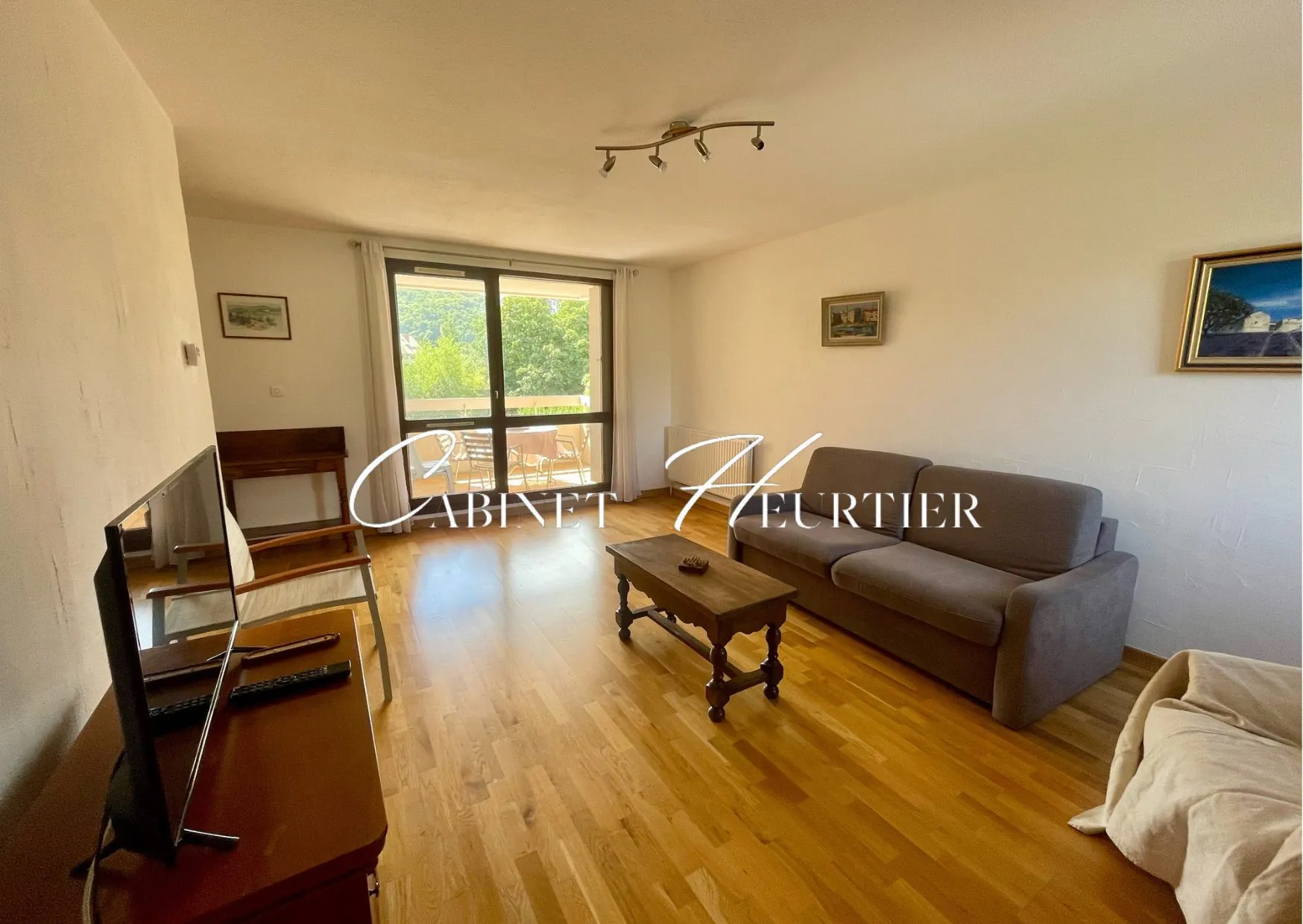 Appartement T4 à Échirolles avec balcon, cave et parking - Secteur Frange Verte / Village 