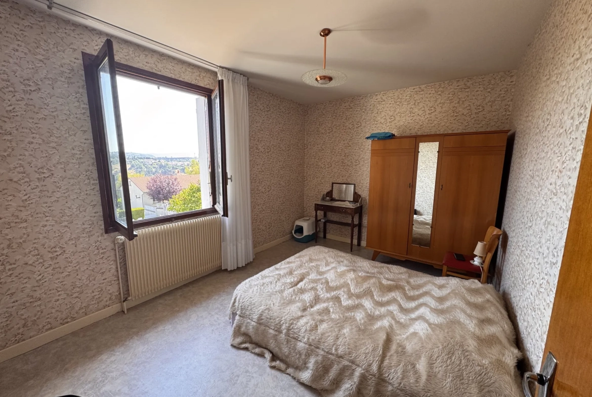 Maison lumineuse de 4 chambres à Saint-Flour proche commodités 