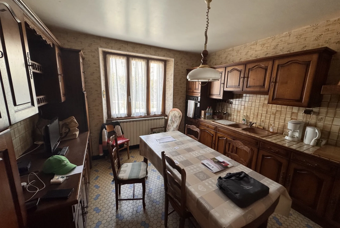 Maison lumineuse de 4 chambres à Saint-Flour proche commodités 