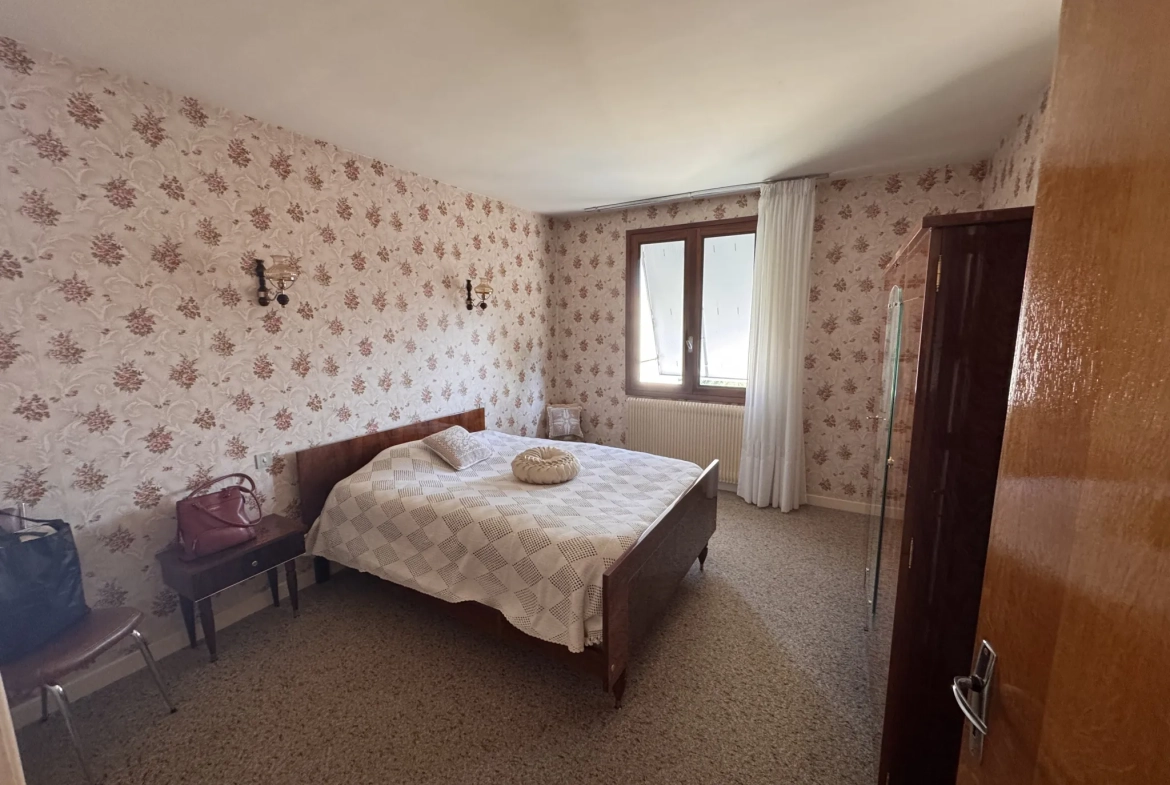 Maison lumineuse de 4 chambres à Saint-Flour proche commodités 