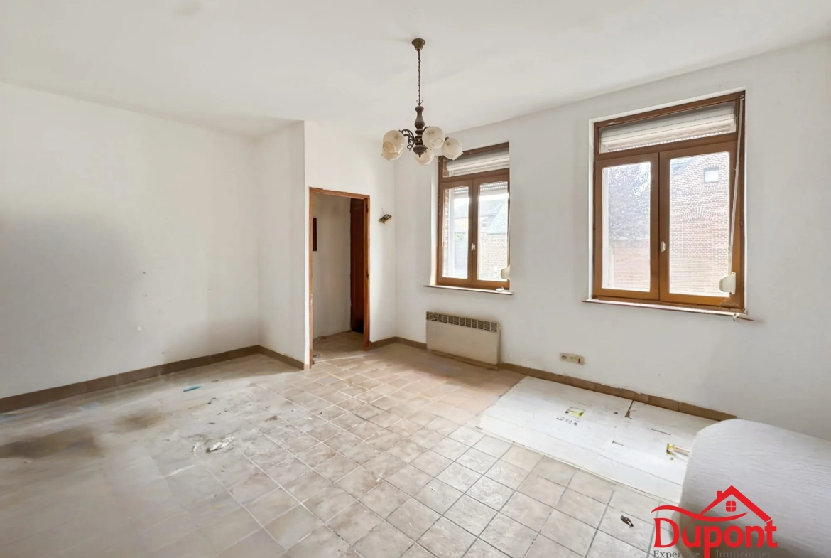 Maison à Rénover de 62 m² à Cambrai avec Cave et Petit Extérieur 