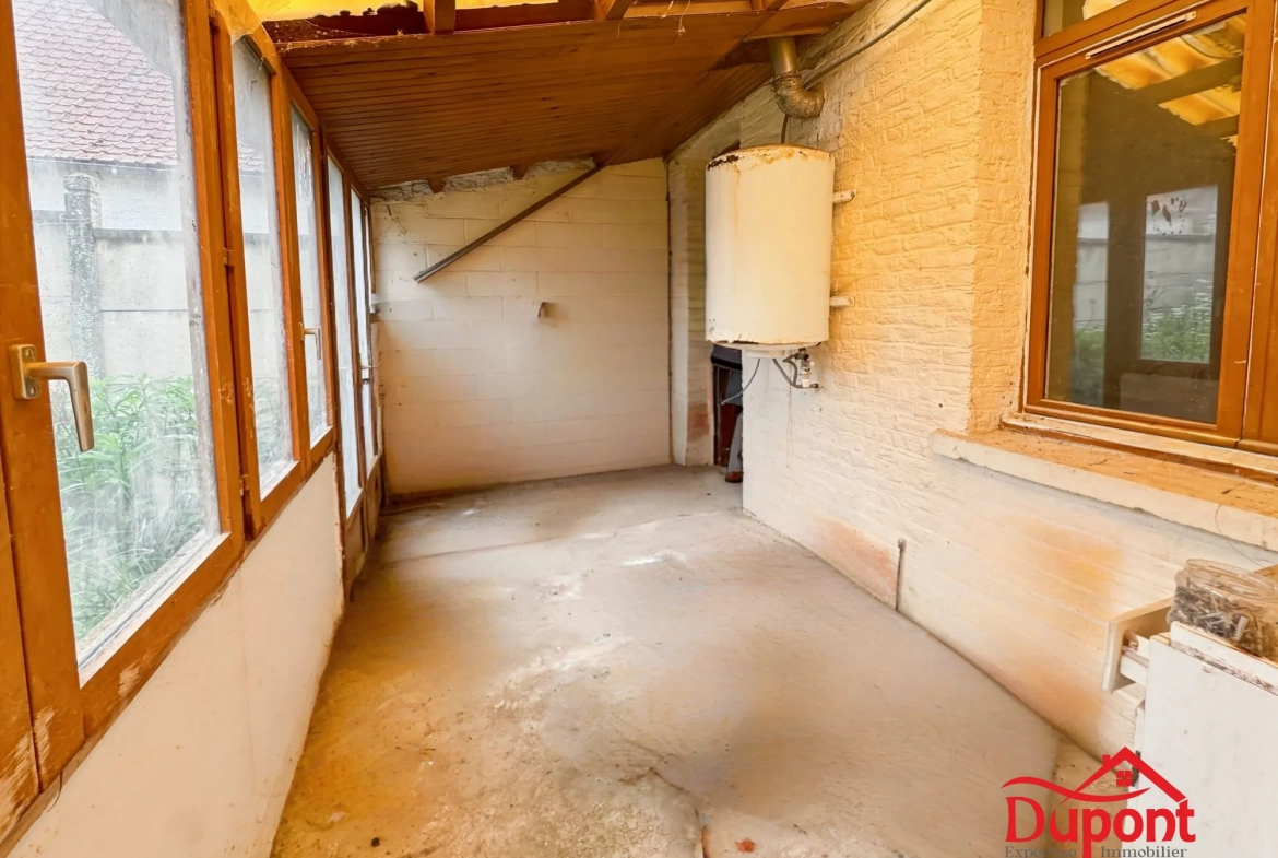 Maison à Rénover de 62 m² à Cambrai avec Cave et Petit Extérieur 