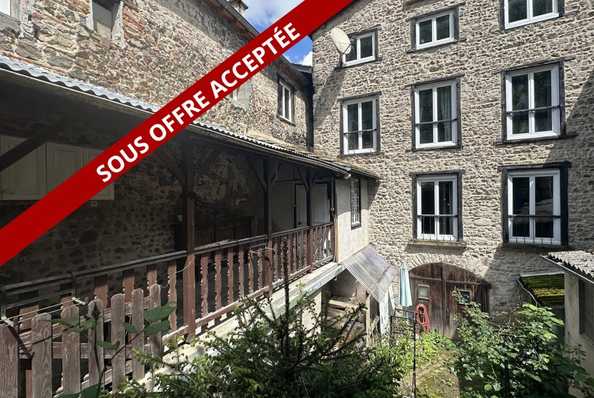 Maison de village de 125 m² avec jardin et terrasse à Beaujeu 