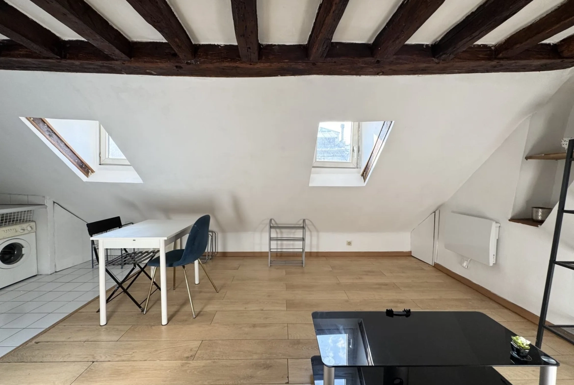 Studio lumineux à vendre dans le 2ème arrondissement de Paris 