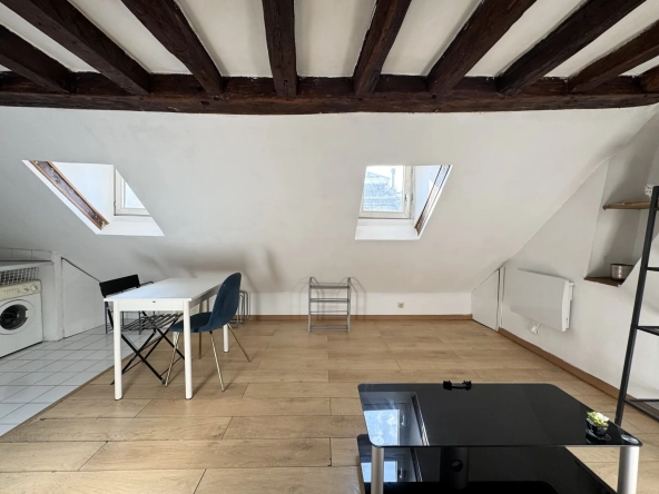 Studio lumineux à vendre dans le 2ème arrondissement de Paris