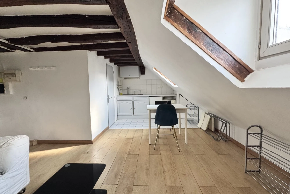 Studio lumineux à vendre dans le 2ème arrondissement de Paris 