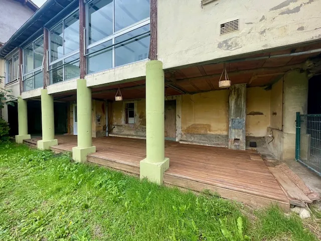 Grande maison de ville avec jardin à Samatan de 180 m2 à rénover 