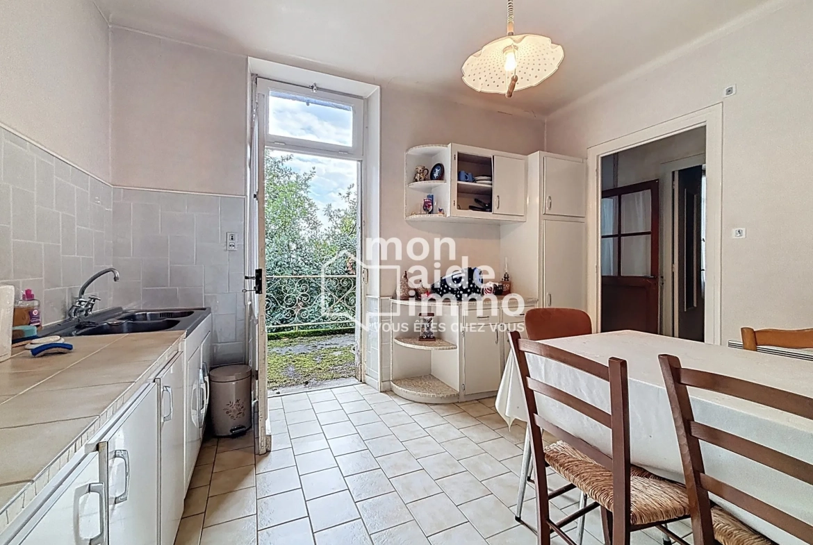 Achat maison indépendante avec appartement à Thiviers centre-ville 