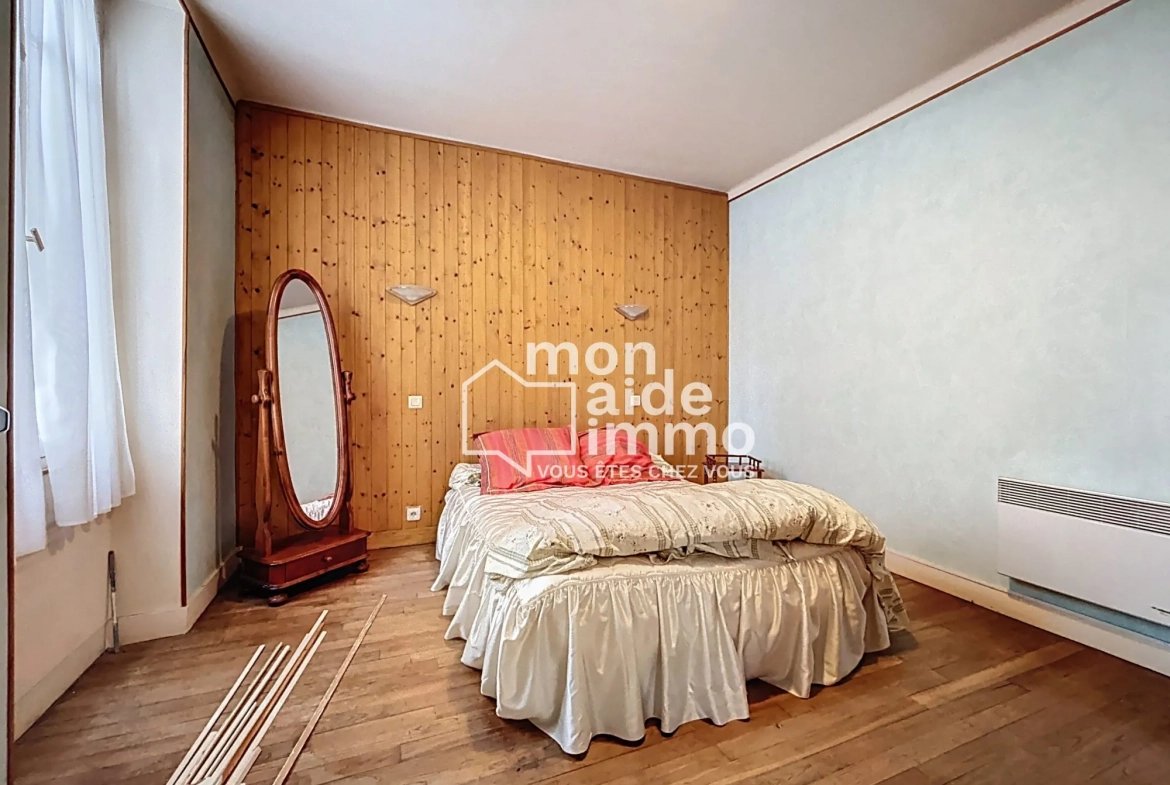 Achat maison indépendante avec appartement à Thiviers centre-ville 