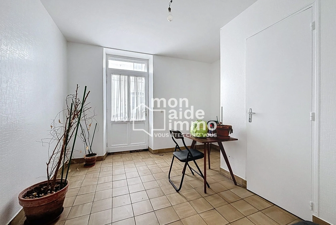 Achat maison indépendante avec appartement à Thiviers centre-ville 