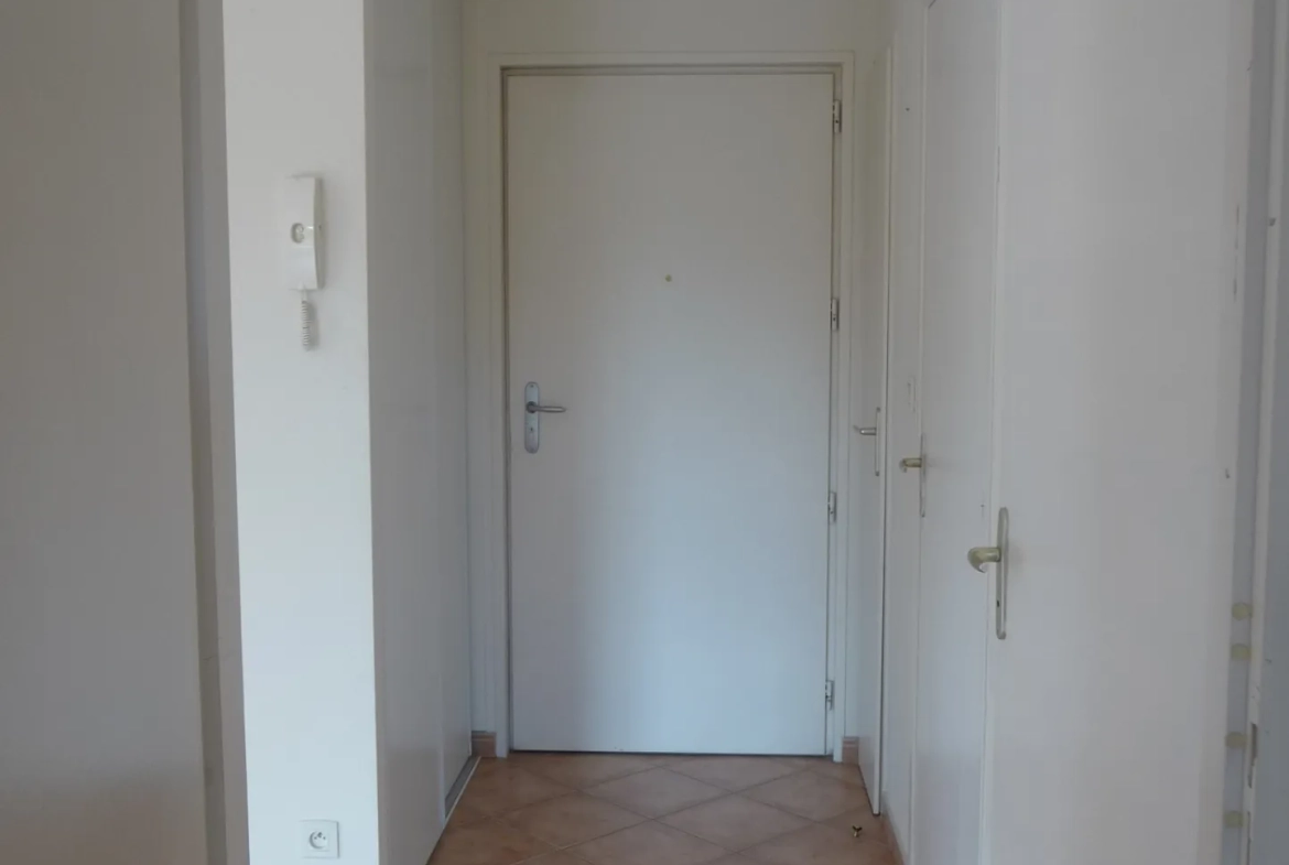 Appartement lumineux de 87 m² à Montbrison Moingt avec balcon et garage potentiel 