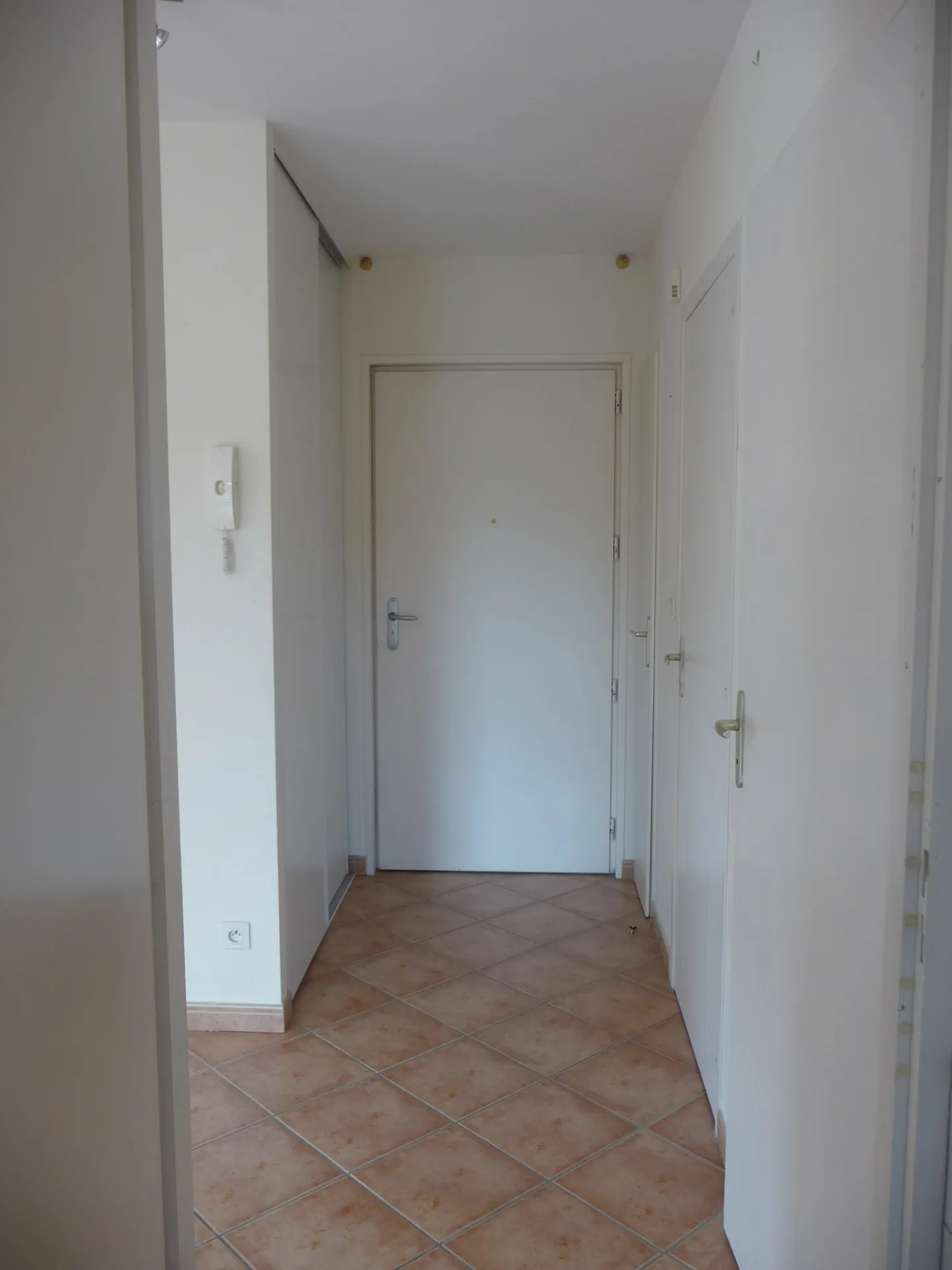 Appartement lumineux de 87 m² à Montbrison Moingt avec balcon et garage potentiel 