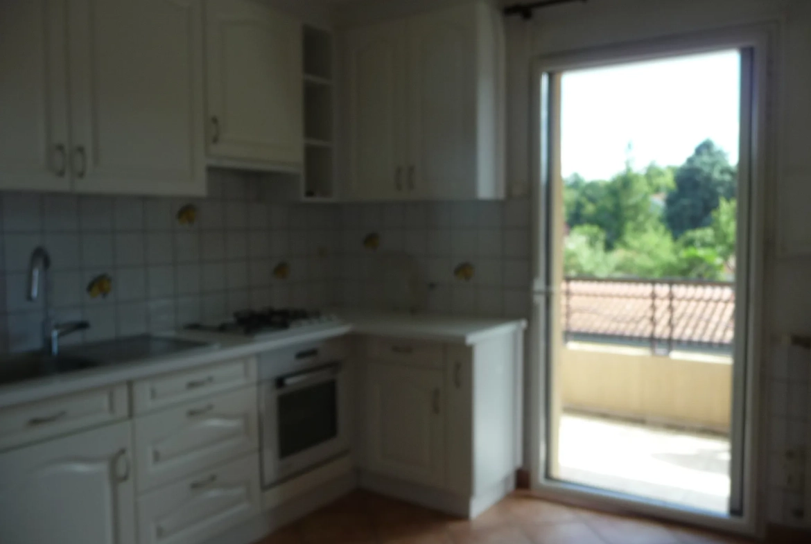 Appartement lumineux de 87 m² à Montbrison Moingt avec balcon et garage potentiel 