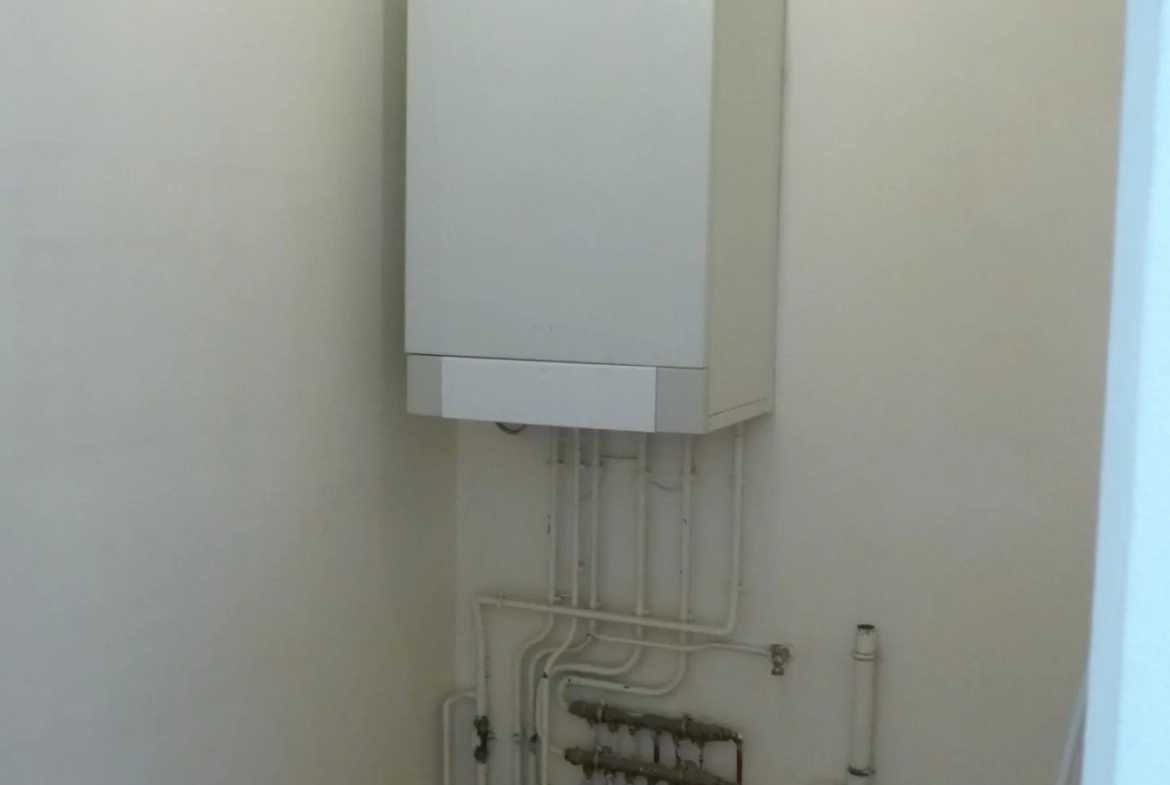 Appartement lumineux de 87 m² à Montbrison Moingt avec balcon et garage potentiel 