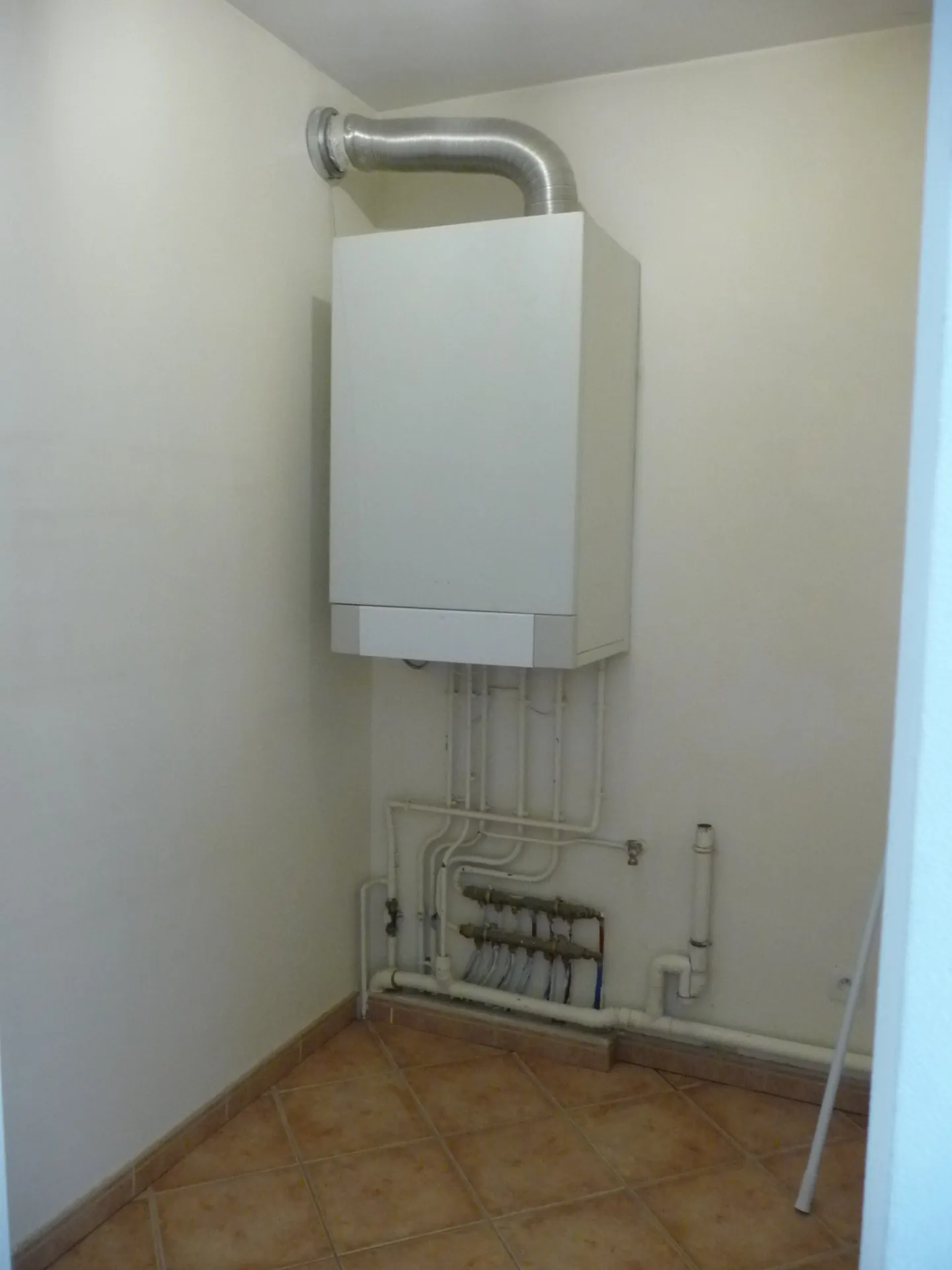 Appartement lumineux de 87 m² à Montbrison Moingt avec balcon et garage potentiel 