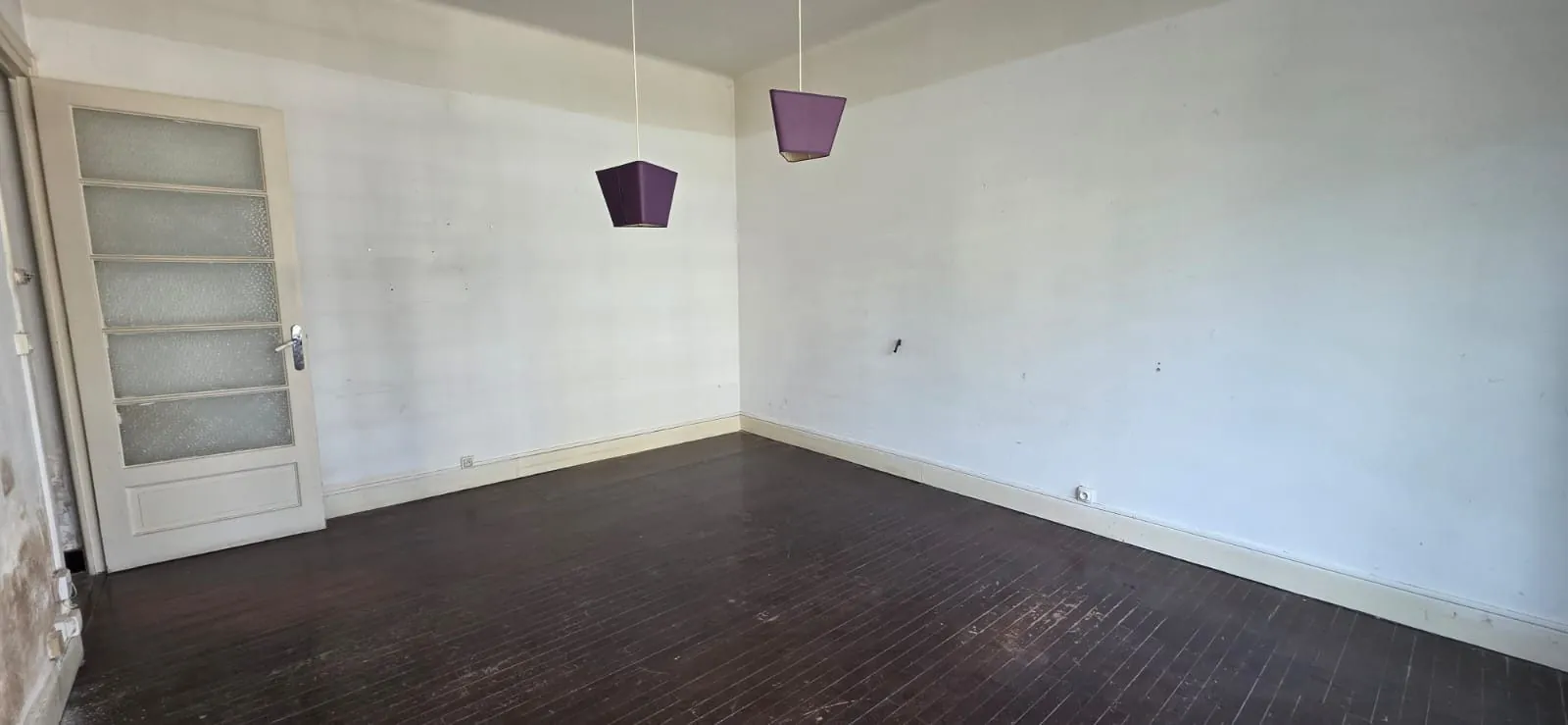 Appartement T1 à vendre à Grenoble centre avec cave, garage et potentiel de rénovation 