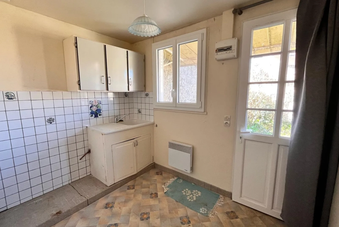 Maison en pierre spacieuse avec dépendances à Boissy-le-Cutte 