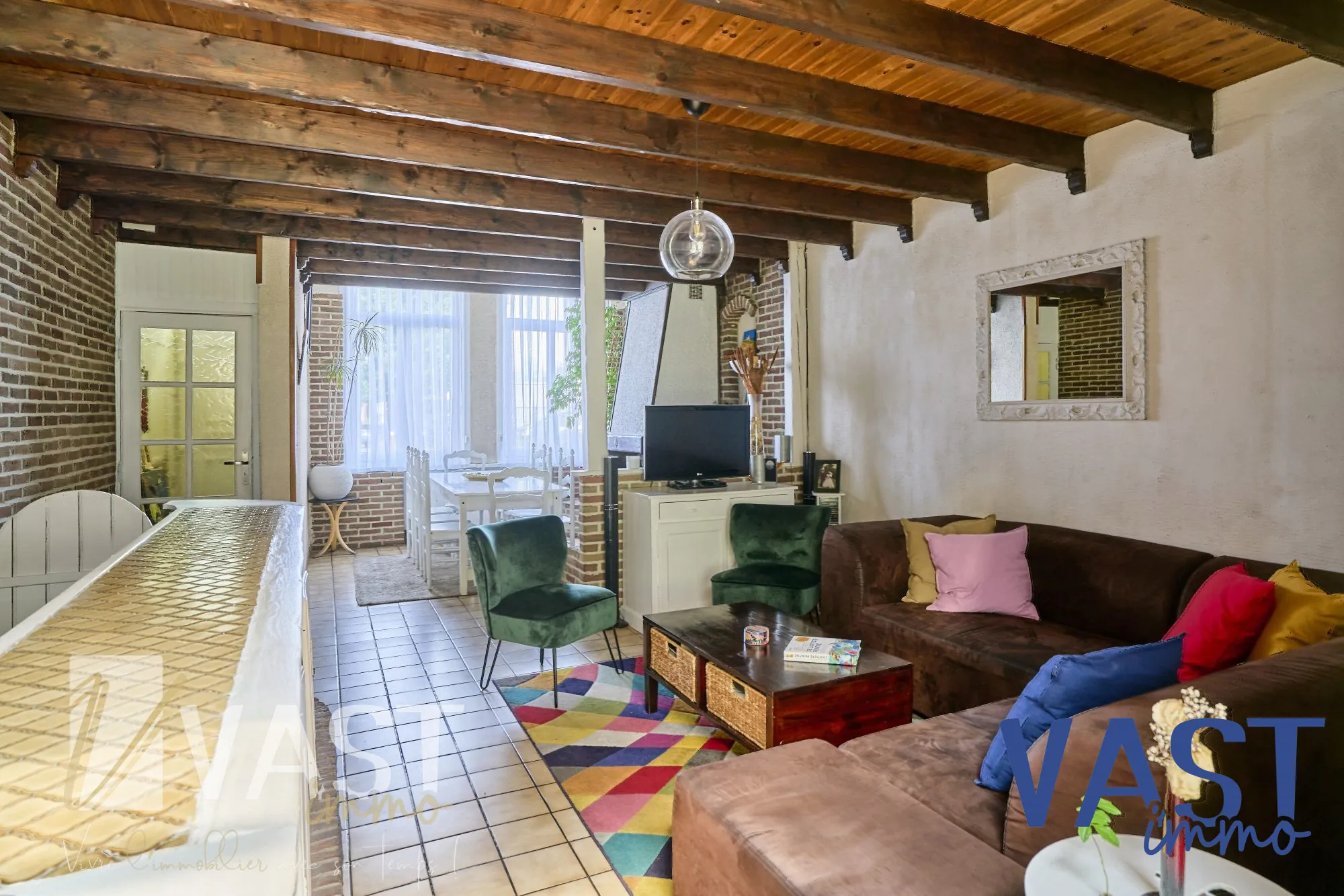Maison de 1930 à Tourcoing avec 5 chambres, terrasse et cachet d'époque 