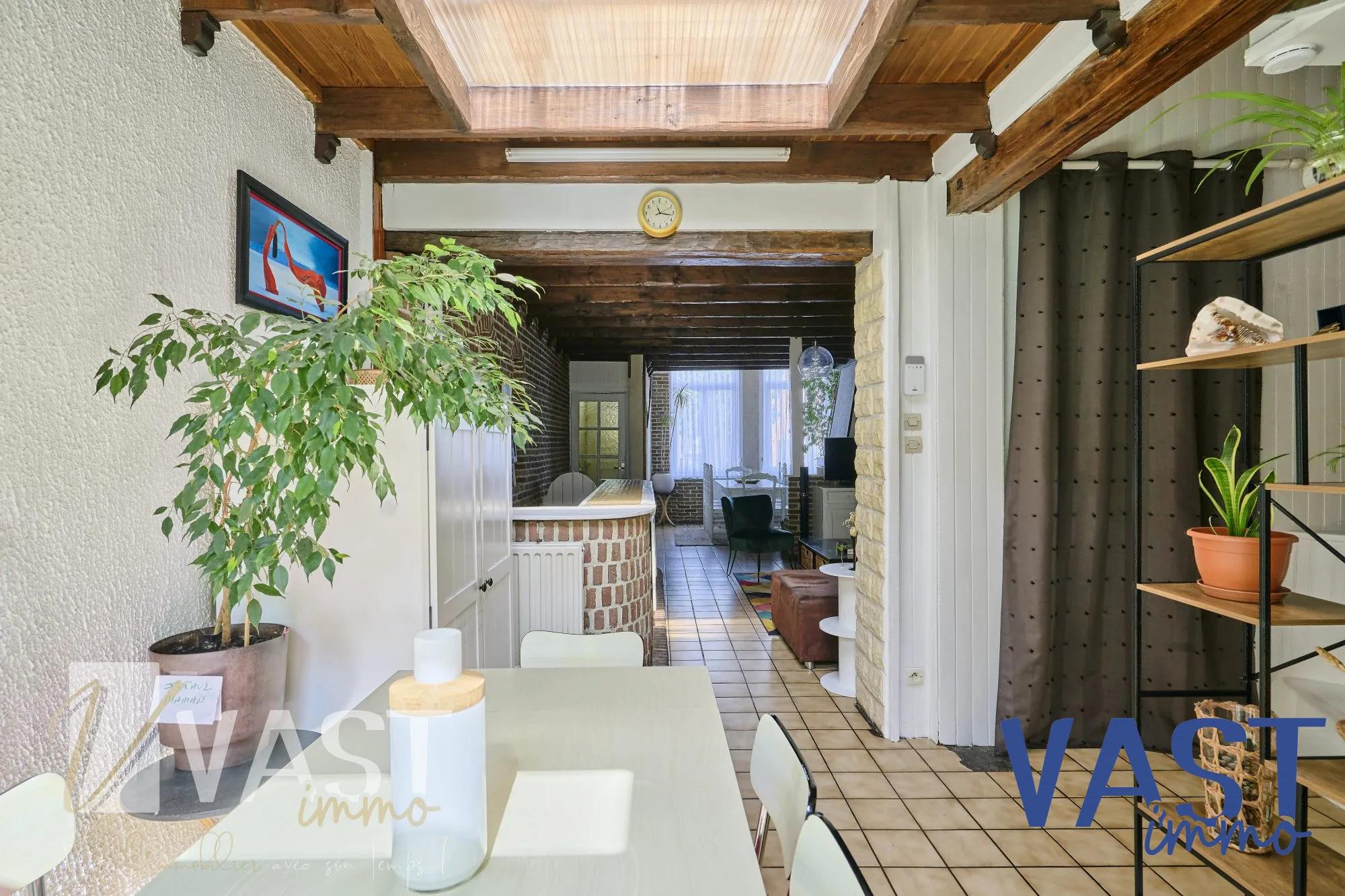 Maison de 1930 à Tourcoing avec 5 chambres, terrasse et cachet d'époque 
