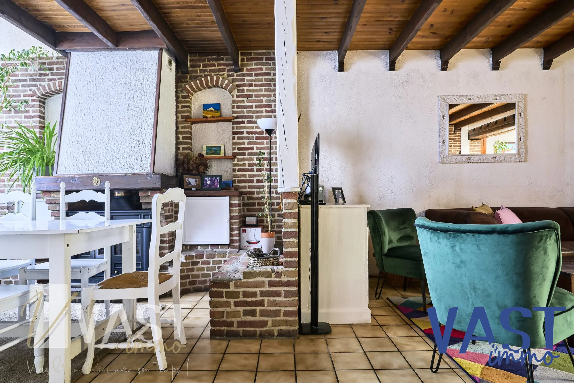 Maison de 1930 à Tourcoing avec 5 chambres, terrasse et cachet d'époque 